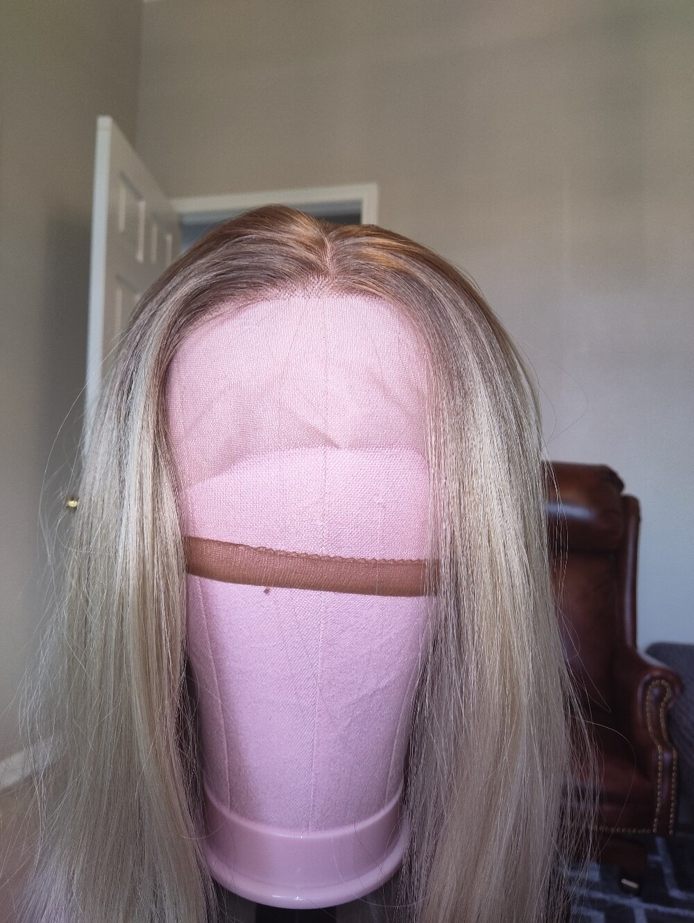 Ombre Highlight Blonde 13x5 Synthetic HD Lace Glueless Wig 150% Density 24" - Picture 2 of 11